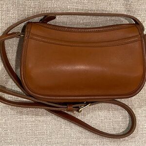 Coach Vintage Wendie 9031 Authentic Tan Leather 90s Crossbody Shoulder Bag RARE